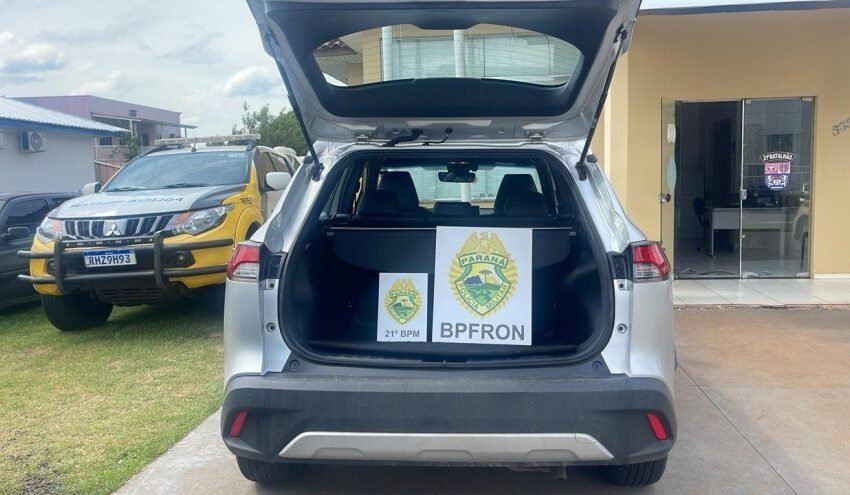  Blitz policial em Ampére termina com prisão de mulher em veículo furtado