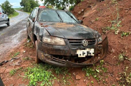 Mulher fica ferida em capotamento na PR-473 em Dois Vizinhos